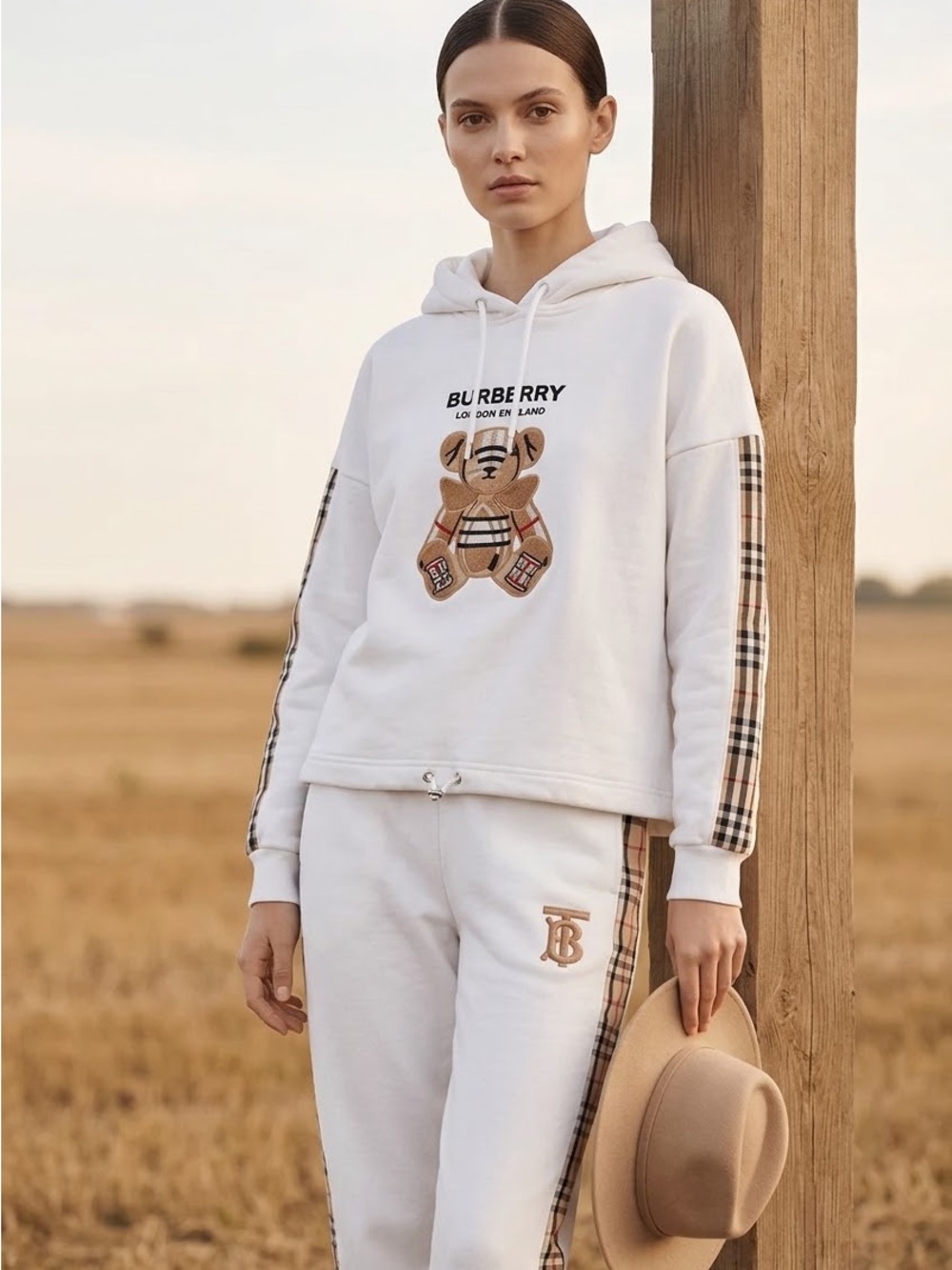 Burberry White Kids, adolescents and adults Sweatshirt & Joggers with Iconic Ch